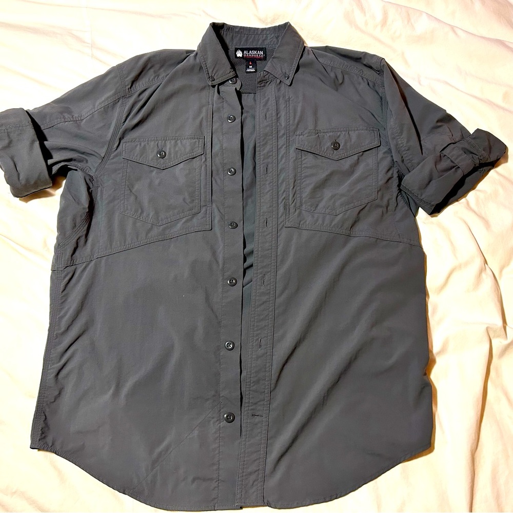 Duluth Trading Co Alaskan Hardgear long sleeve flex safari shirt